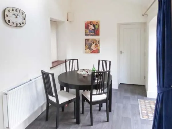 The Gatehouse 레이번